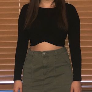 Long sleeved black croptop